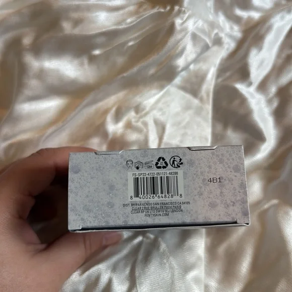 Fenty Beauty Pre-Show Glow Refillable Instant Retexturizing 10% AHA Treatment - Picture 8 of 8